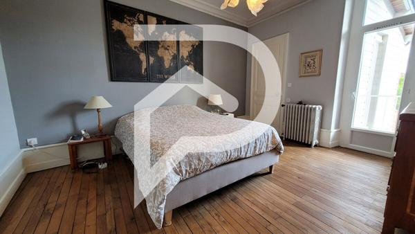 Maison 11 pièces 283 m2