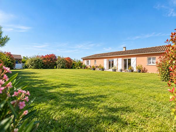 Maison de plain-pied récente, Volumes exceptionnels & fort potentiel
