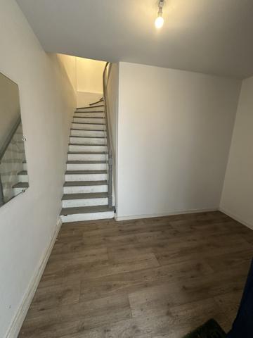 Miramont Appartement de type 3 avec possibilité de logement ou commerce en rez-de-chaussée