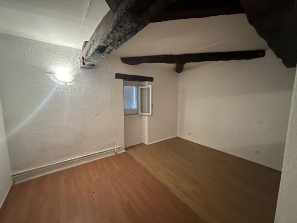 Miramont Appartement de type 3 avec possibilité de logement ou commerce en rez-de-chaussée