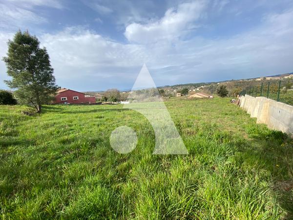Terrain 817 m2
