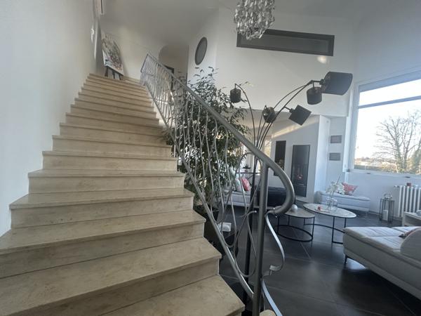 Appartement  6 pièce(s)  3 chambre(s)  130 m²