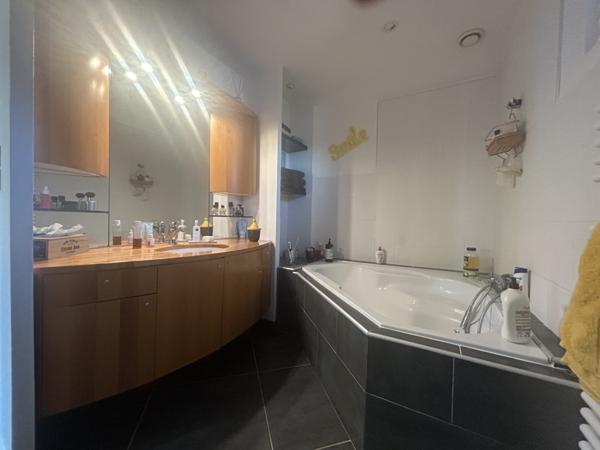 Appartement  6 pièce(s)  3 chambre(s)  130 m²