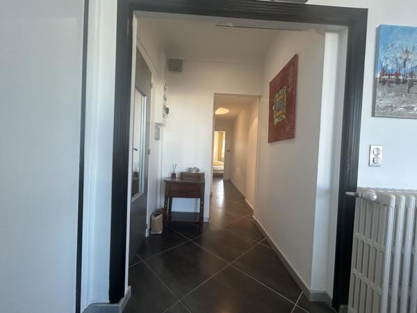 Appartement  6 pièce(s)  3 chambre(s)  130 m²