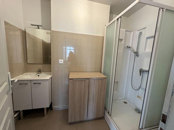 APT GRAND T1 de 41m2 Face à la Gare SNCF d'AUXERRE