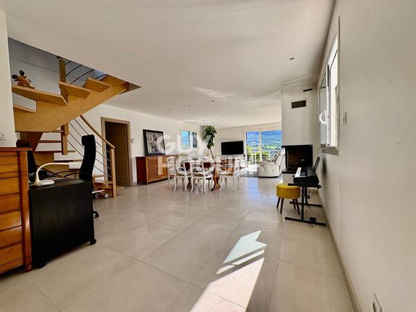 Maison Tresserve 5 pièce(s) 195 m2