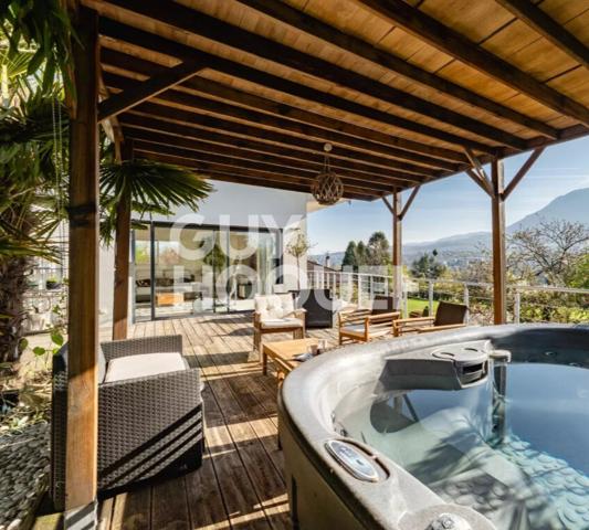 Maison Tresserve 5 pièce(s) 195 m2