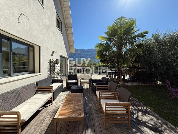 Maison Tresserve 5 pièce(s) 195 m2