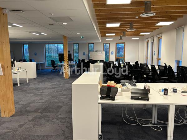 Bureaux à louer à Villeneuve-d'Ascq immeuble indépendant basse consommation