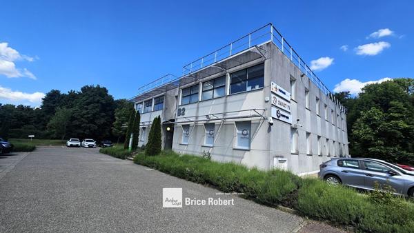 Bureaux à louer à Saint-Priest aménagés 104 m² avec fibre optique