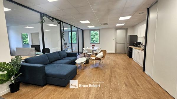 Bureaux à louer à Saint-Priest aménagés 104 m² avec fibre optique