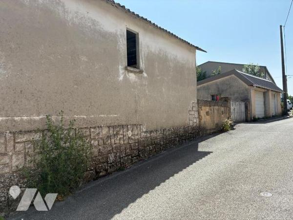 À vendre ? Maison rénovée + dépendances à rénover ? La Cavalerie (12230) ? 240 000  euros...