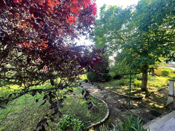 Maison individuelle avec beaucoup de charme à rafraichir. Secteur Calme ESSERT