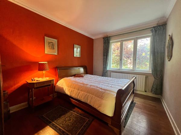 Maison individuelle avec beaucoup de charme à rafraichir. Secteur Calme ESSERT