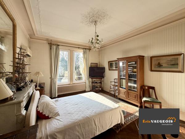 Coulommiers (77120) Maison bourgeoise - 3 habitations indépendantes - centre ville Coulommiers 77120