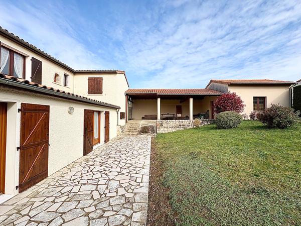 Maison Montmorillon 8 pièce(s) 153.57 m2