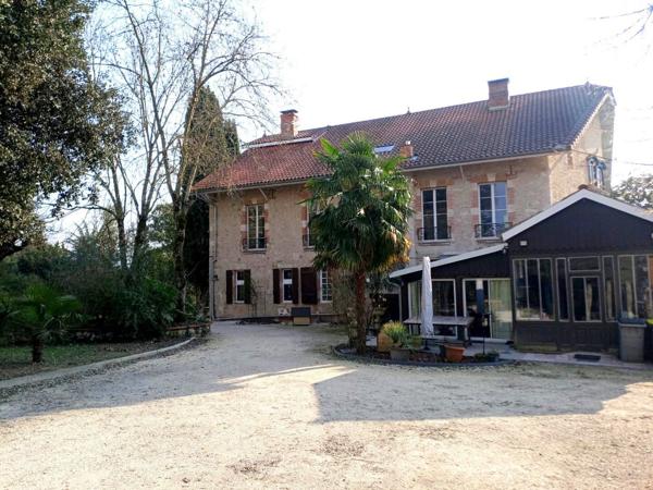 Manoir proche Moissac,Sur le Chemin de St Jacques de Compostelle Moissac