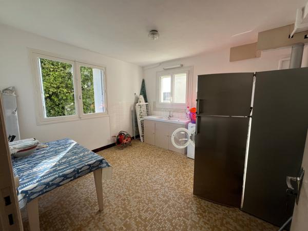 Maison spacieuse avec terrain constructible à Royan : votre havre de paix vous attend !