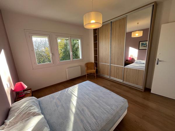 Maison spacieuse avec terrain constructible à Royan : votre havre de paix vous attend !