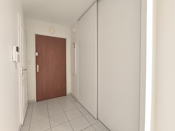 VIARME - APPARTEMENT T3 MEUBLÉ