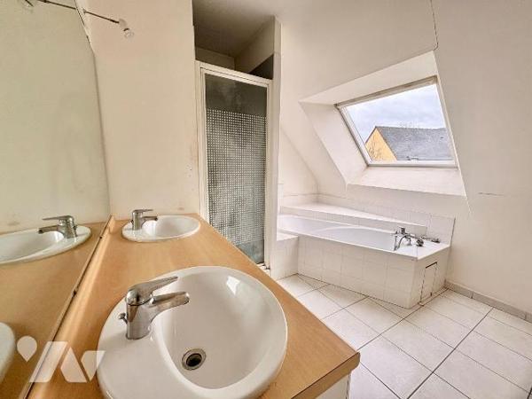 NOUVEAUTÉ & EXCLUSIVITÉ ? OFFICE TRENTE-CINQ NOTAIRES !  Située dans la paisible rue Xavier Gra...