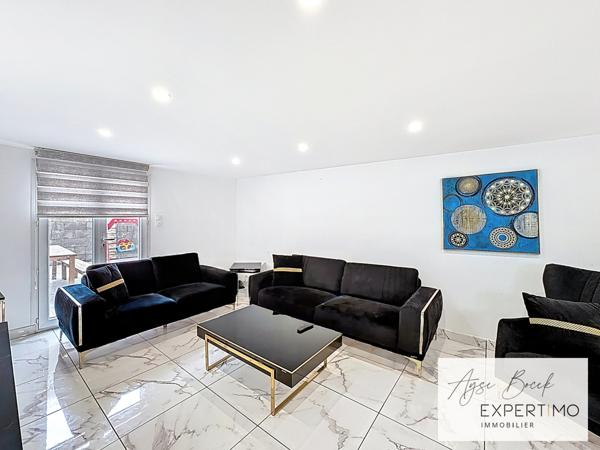 Givors (69700) Maison 4 chambres rénovée – Traversante – 2 terrasses – 259 000 € – Givors Les Bans