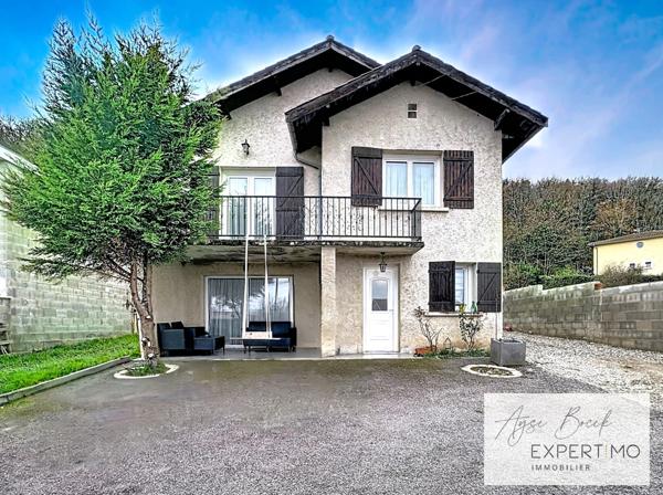 Givors (69700) Maison 4 chambres rénovée – Traversante – 2 terrasses – 259 000 € – Givors Les Bans