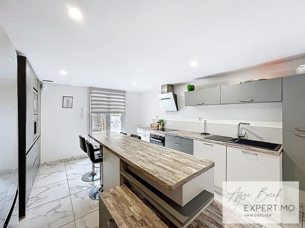 Givors (69700) Maison 4 chambres rénovée – Traversante – 2 terrasses – 259 000 € – Givors Les Bans