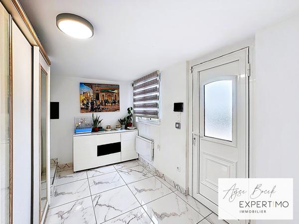 Givors (69700) Maison 4 chambres rénovée – Traversante – 2 terrasses – 259 000 € – Givors Les Bans