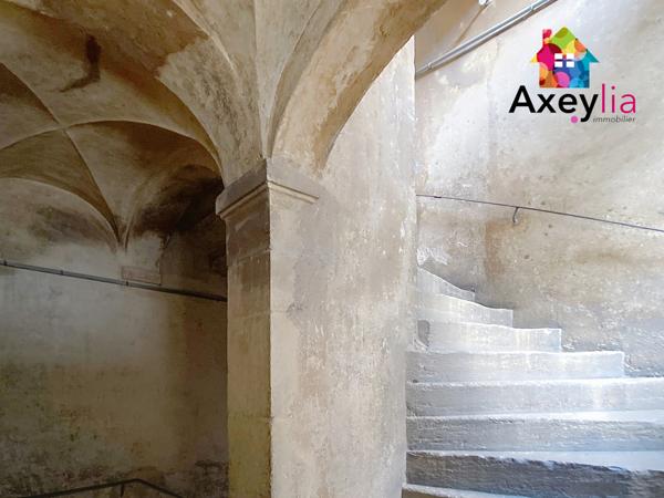 Roanne (42300) A VENDRE - ROANNE CENTRE VILLE - APPARTEMENT T4 AVEC TROIS CHAMBRES, GRANDE DÉPENDANCE, BALCON ET GARAGE