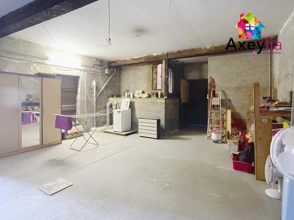 Roanne (42300) A VENDRE - ROANNE CENTRE VILLE - APPARTEMENT T4 AVEC TROIS CHAMBRES, GRANDE DÉPENDANCE, BALCON ET GARAGE