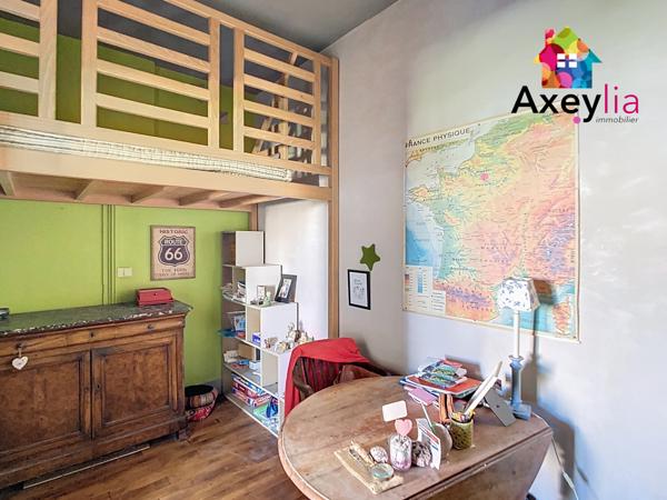 Roanne (42300) A VENDRE - ROANNE CENTRE VILLE - APPARTEMENT T4 AVEC TROIS CHAMBRES, GRANDE DÉPENDANCE, BALCON ET GARAGE