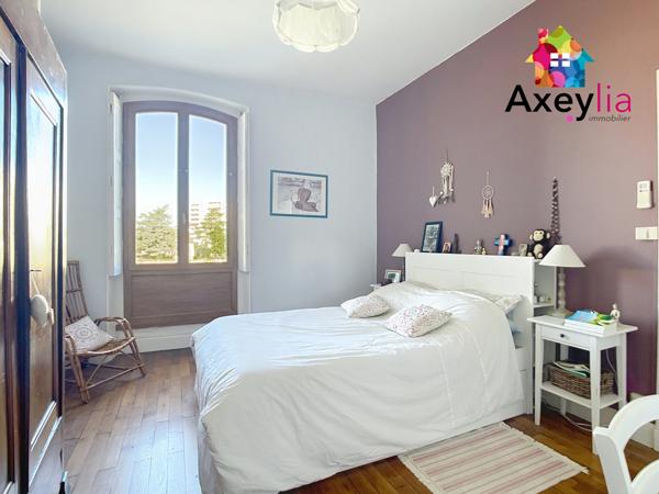 Roanne (42300) A VENDRE - ROANNE CENTRE VILLE - APPARTEMENT T4 AVEC TROIS CHAMBRES, GRANDE DÉPENDANCE, BALCON ET GARAGE