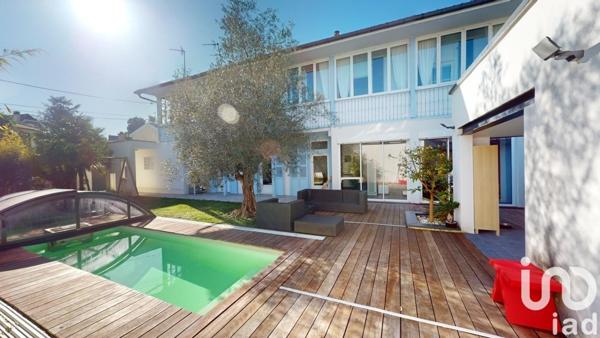 Maison de ville 7 pièces de 203 m² à Pau (64000)