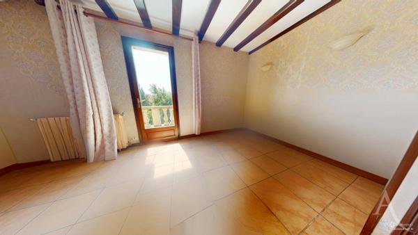 MAISON 5 PIECES DE 150 M2 AVEC JARDIN.