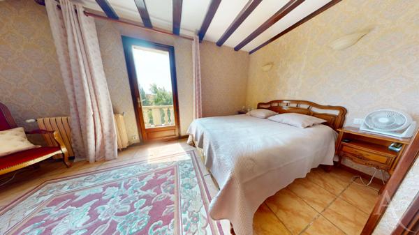 MAISON 5 PIECES DE 150 M2 AVEC JARDIN.