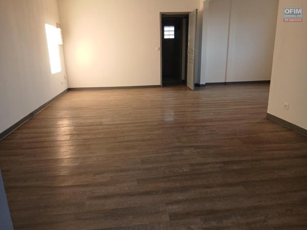 A louer appartement T3 sur le bas de la Possession