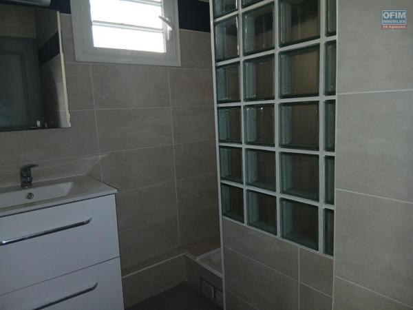 A louer appartement T3 sur le bas de la Possession