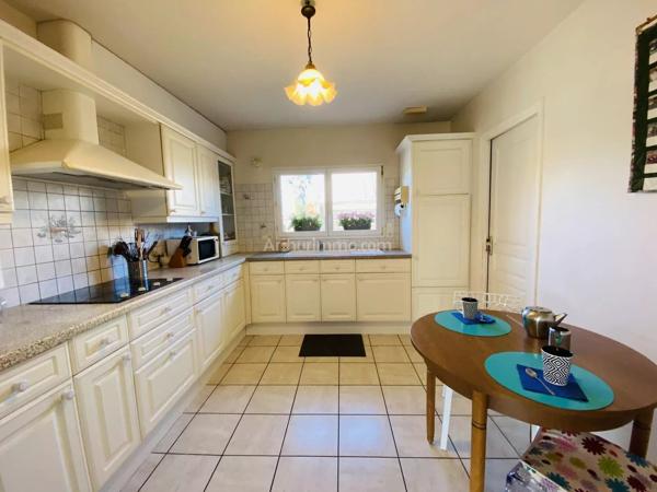 Vente                                                      Maison
                        
                     5 pièces                      112 m2                     à Auray