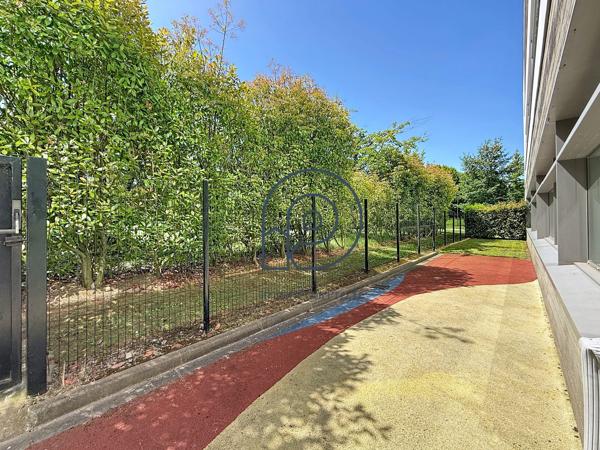 Villeneuve-d'Ascq – Haute Borne | Bureaux ERP 3 lots 406 m² + 107 parkings | À vendre
