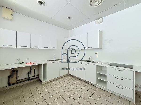 Villeneuve-d'Ascq – Haute Borne | Bureaux ERP 3 lots 406 m² + 107 parkings | À vendre