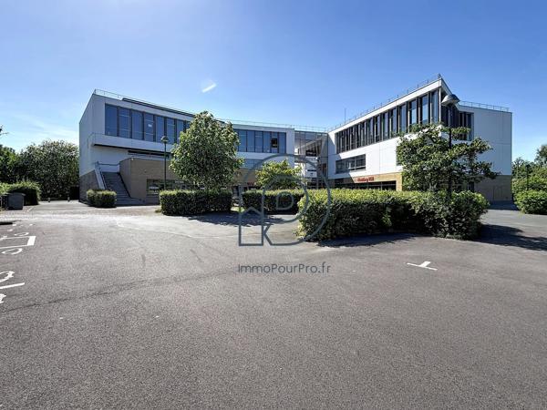 Villeneuve-d'Ascq – Haute Borne | Bureaux ERP 3 lots 406 m² + 107 parkings | À vendre