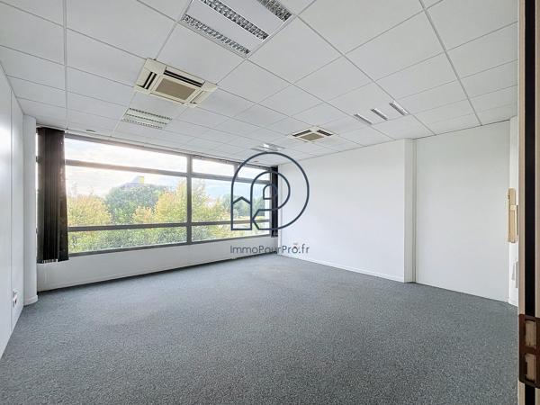 Villeneuve-d'Ascq – Haute Borne | Bureaux ERP 3 lots 406 m² + 107 parkings | À vendre