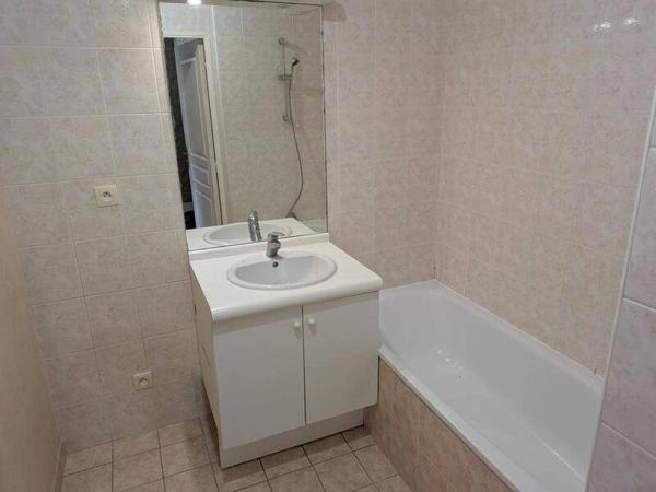 Appartement 3 pièces                                        - 69100 Villeurbanne Réf : 5471