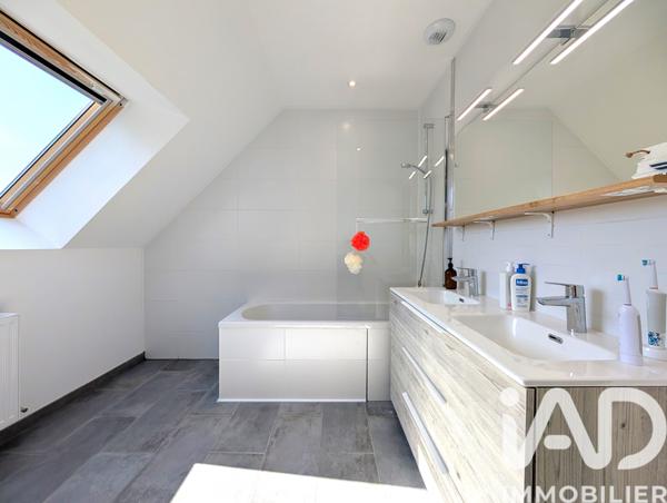 Maison à vendre 5 pièces 105 m² Saint-Étienne-de-Montluc