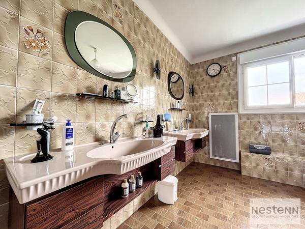 Maison 4 chambres et bureau centre de Beauvoir Sur mer