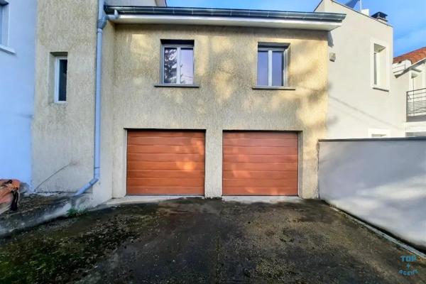 Saint-Étienne (42100) Maison mitoyenne rénovée avec 2 garages proche Chateaucreux
