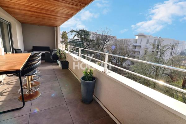T4 avec terrasse et garage double - LYON 8
