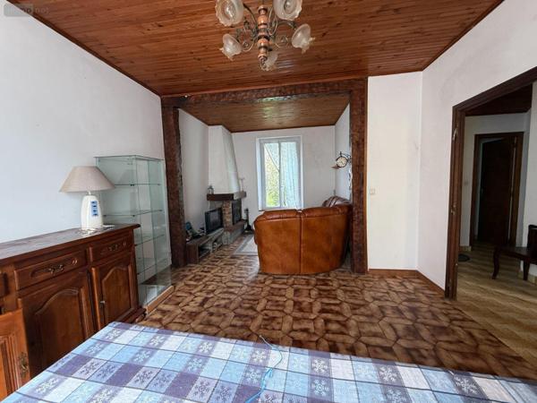 Maison à vendre à Guerlesquin dans le Finistère (29650), ref : 22095MAIS230