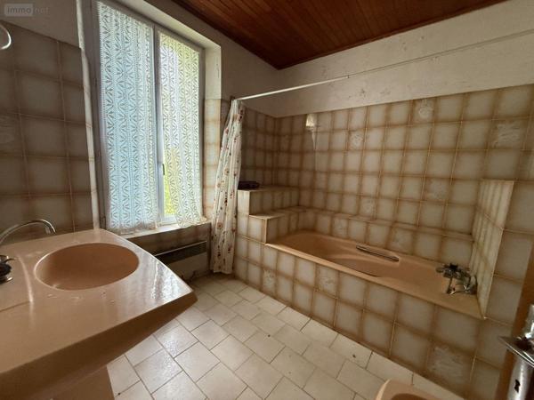 Maison à vendre à Guerlesquin dans le Finistère (29650), ref : 22095MAIS230